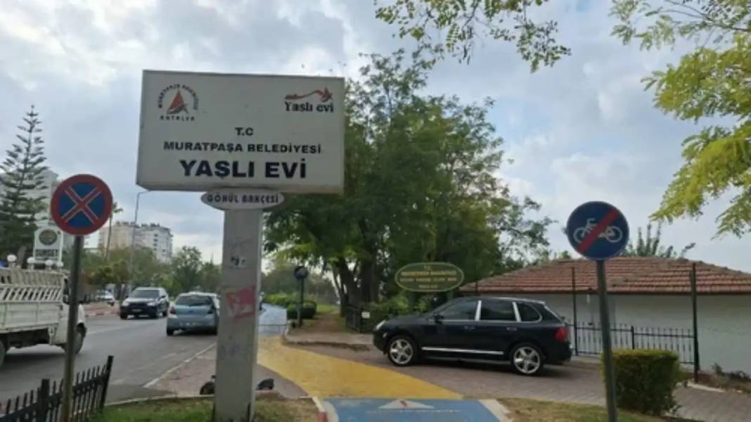 Muratpaşa 'da Dikkat Çekmek İçin Yaptılar! Toplandılar! 2